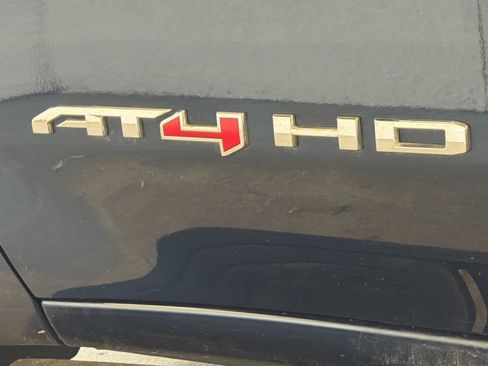 Used 2022 GMC Sierra 2500 AT4 w/ AT4 Premium Plus Package image 13