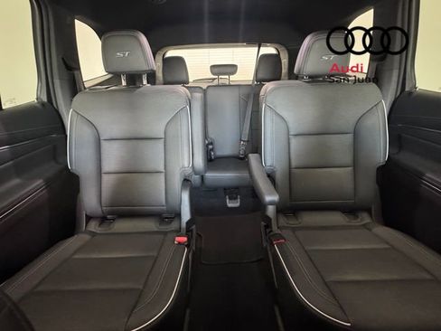 Used 2025 Buick Enclave Sport Touring FWD image 13