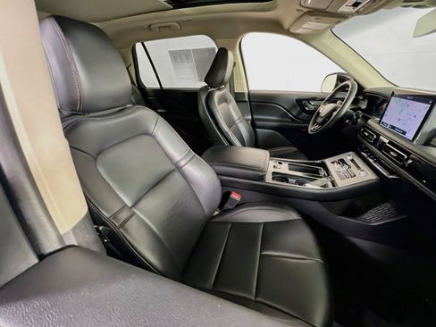Used 2023 Lincoln Aviator AWD w/ Premium Package image 29