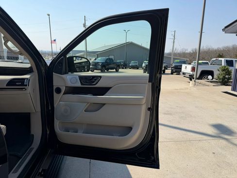 Used 2018 Lincoln Navigator L Reserve w/ Technology Package image 56