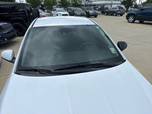 Used 2020 Hyundai Elantra SEL w/ Cargo Package (C1) FWD image 3