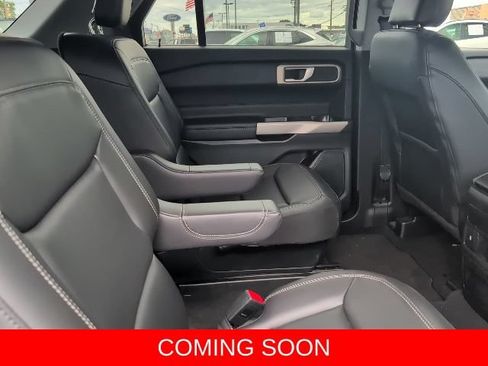 Used 2023 Ford Explorer XLT w/ Equipment Group 202A AWD/4WD image 9