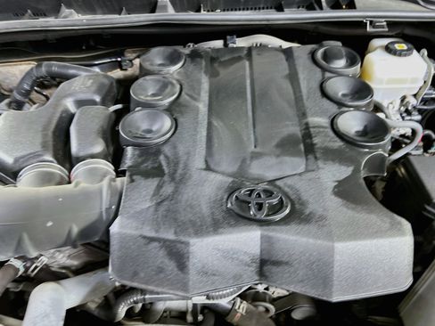 Used 2021 Toyota 4Runner SR5 Premium w/ Moonroof Package AWD/4WD image 29