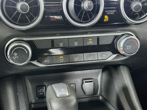 Used 2024 Nissan Sentra SV FWD image 22