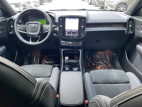 Certified 2023 Volvo XC40 Recharge Ultimate AWD/4WD image 22