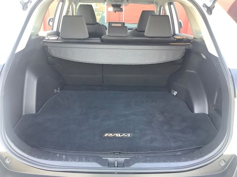 Used 2020 Toyota RAV4 XLE image 13