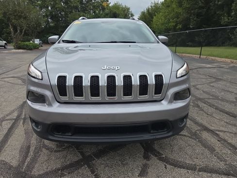 Used 2017 Jeep Cherokee Latitude w/ Safety/Convenience Group AWD/4WD image 3