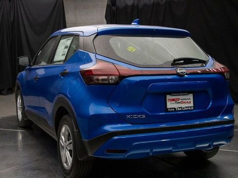 New 2025 Nissan Kicks Play S image 10