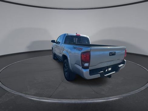 Used 2019 Toyota Tacoma TRD Sport image 12