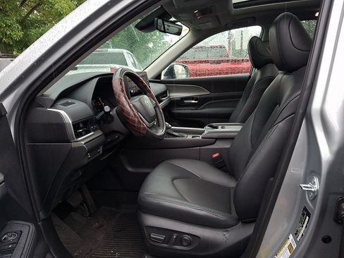 Used 2025 Toyota Grand Highlander AWD Hybrid image 14
