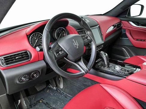 Used 2022 Maserati Levante GT AWD/4WD image 3