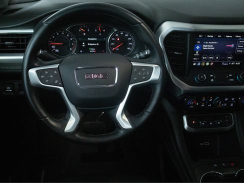 Used 2023 GMC Acadia SLT w/ Elevation Edition FWD image 11