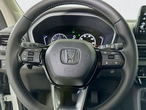 Used 2025 Honda Pilot EX-L image 18