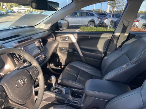 Used 2017 Toyota RAV4 Limited image 17