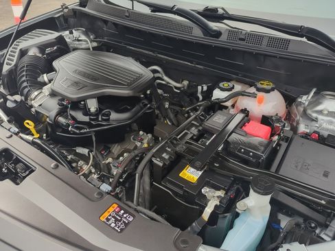 Used 2025 Cadillac XT6 Premium Luxury image 46