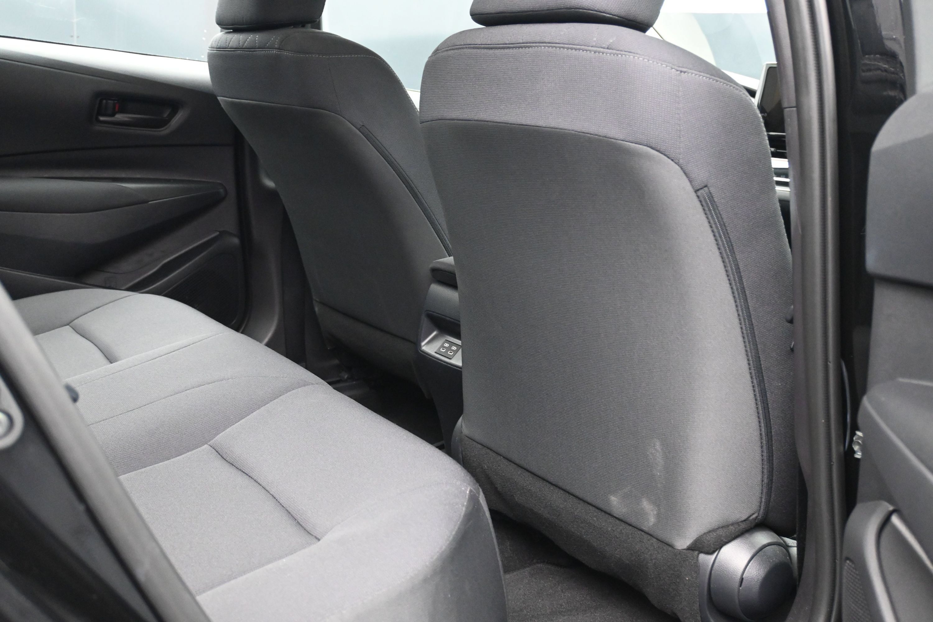 Used 2026 Toyota Corolla LE FWD image 10