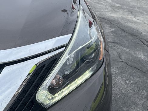 Used 2018 Nissan Murano SV w/ Premium Package image 10