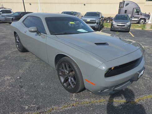 Used 2019 Dodge Challenger SXT w/ Blacktop Package RWD image 2