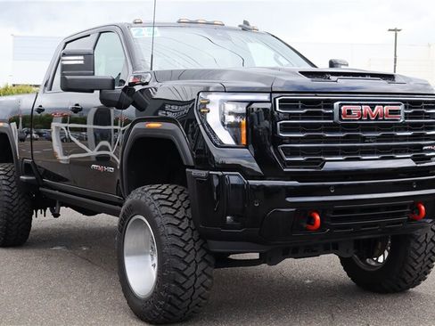 Used 2025 GMC Sierra 3500 AT4 w/ AT4 Premium Plus Package AWD/4WD image 8