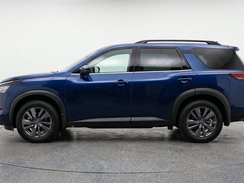 Used 2025 Nissan Pathfinder SV FWD image 5