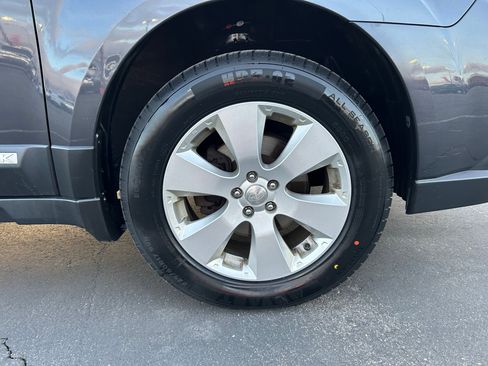 Used 2011 Subaru Outback 2.5i Limited image 30