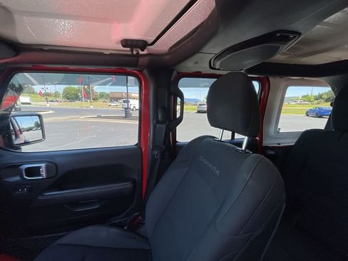 Used 2021 Jeep Wrangler Unlimited Sahara AWD/4WD image 11