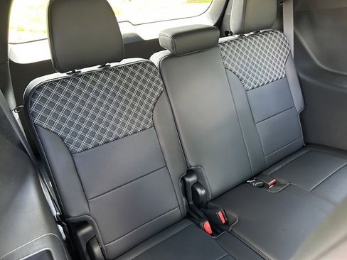 New 2025 GMC Acadia Denali w/ Super Cruise Package image 44