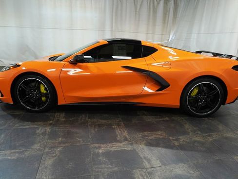 Used 2023 Chevrolet Corvette Stingray Preferred Cpe w/ Z51 Performance Package RWD image 2