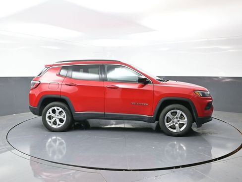 Used 2024 Jeep Compass Latitude w/ Altitude Special Edition image 3