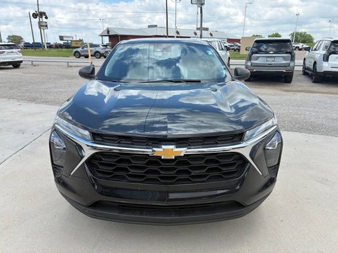 Used 2024 Chevrolet Trax LS FWD image 12