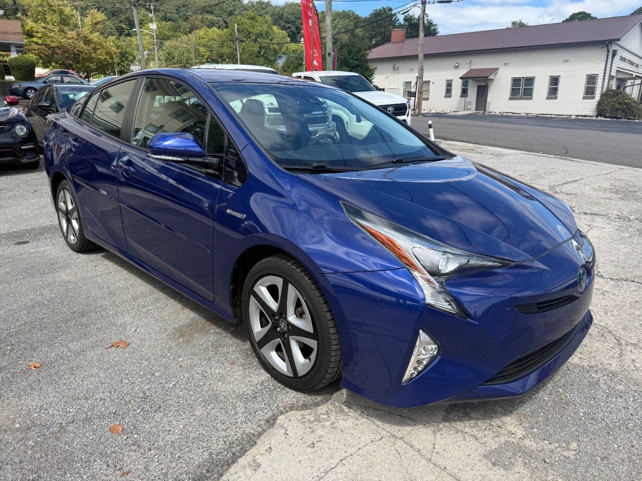 Used 2017 Toyota Prius Three Touring w/ Protection Package FWD image 4