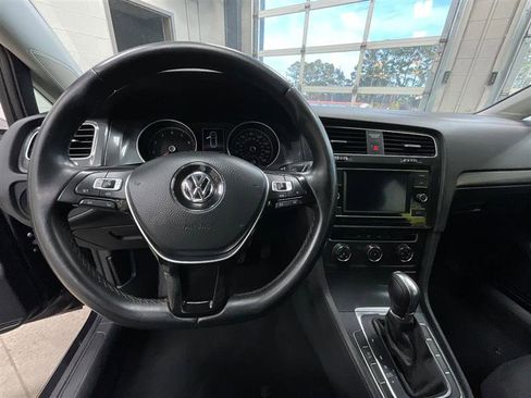 Used 2019 Volkswagen Golf S image 14