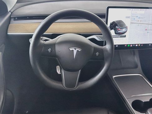 Used 2022 Tesla Model Y Performance AWD/4WD image 16