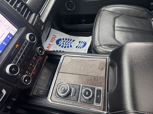 Used 2021 Ford Expedition Limited image 32