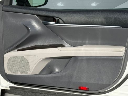 Certified 2022 Toyota Camry SE image 32