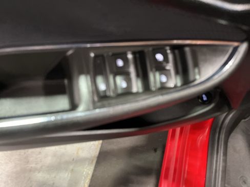 Used 2018 Chevrolet Cruze LS FWD image 29