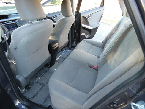 Used 2015 Toyota Prius Two image 41