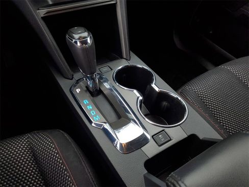 Used 2017 Chevrolet Equinox LT w/ Convenience Package image 27