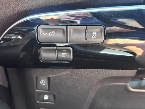 Used 2021 Toyota Prius Prime XLE w/ Carpet Mat Package (TMS) FWD image 10