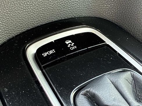 Used 2021 Toyota Corolla SE w/ Carpet Mat Package (TMS) FWD image 41