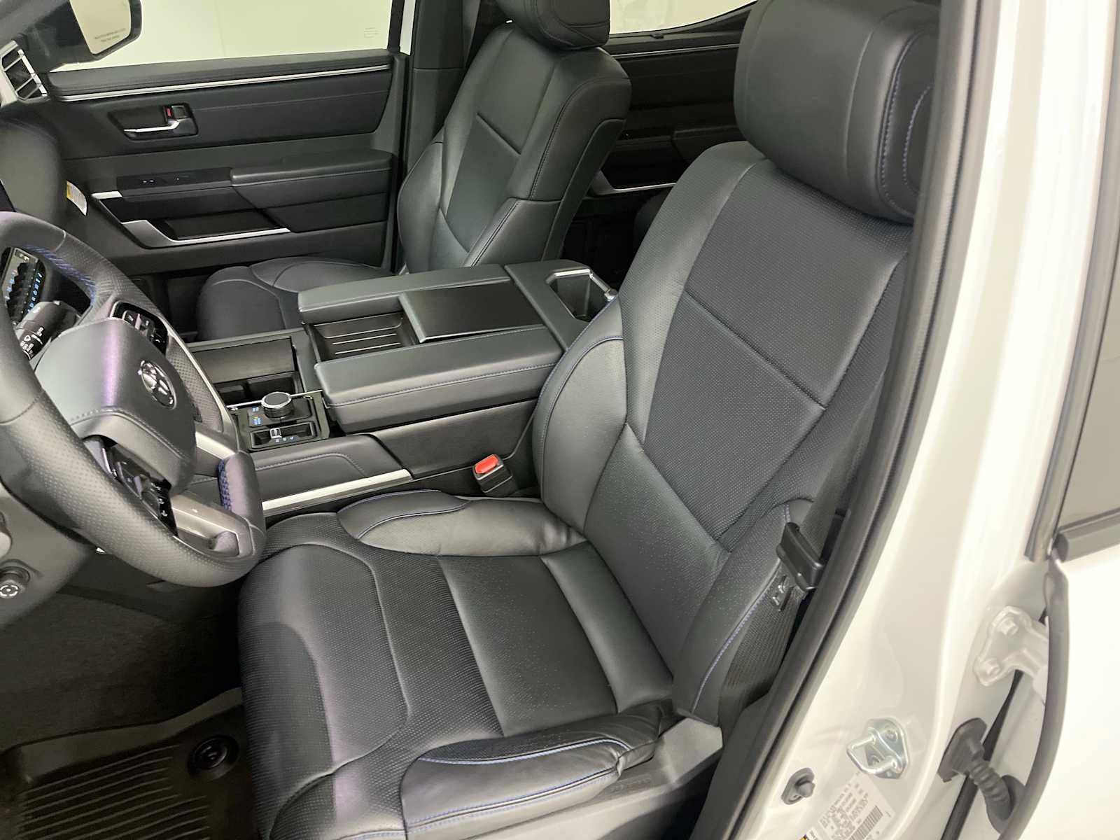 Used 2022 Toyota Tundra Platinum AWD/4WD image 19