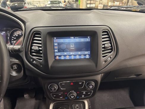 Used 2020 Jeep Compass Latitude w/ Cold Weather Group image 6