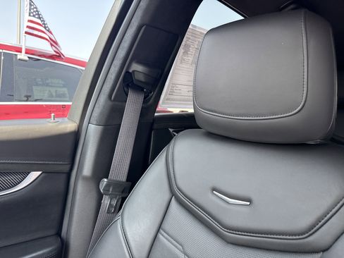 Used 2017 Cadillac XT5 Platinum w/ Driver Assist Package image 22