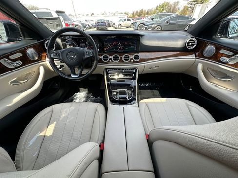Used 2017 Mercedes-Benz E 300 4MATIC image 24