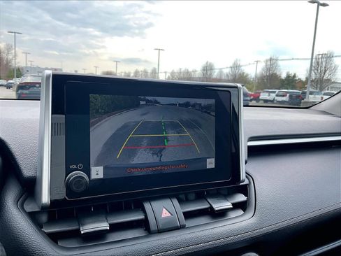 Used 2025 Toyota RAV4 LE image 19