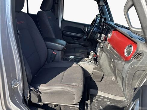 Used 2018 Jeep Wrangler Unlimited Rubicon w/ LED Lighting Group image 31