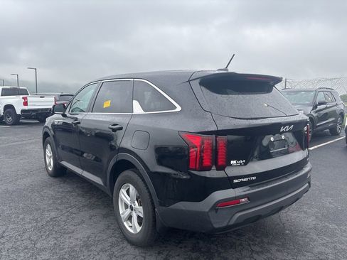 Used 2023 Kia Sorento LX AWD/4WD image 5
