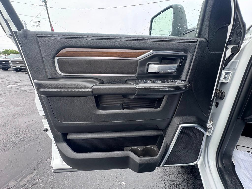 Used 2024 RAM 2500 Laramie w/ Safety Group AWD/4WD image 21