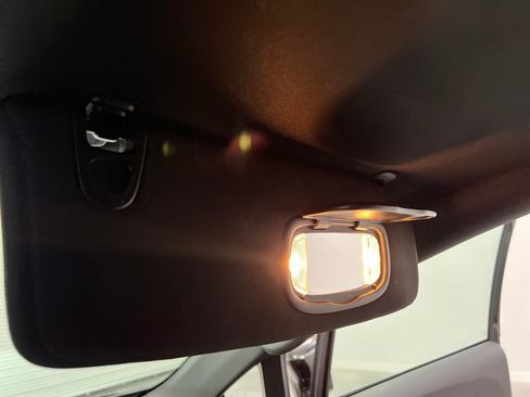 Used 2025 Chrysler Pacifica Limited image 77