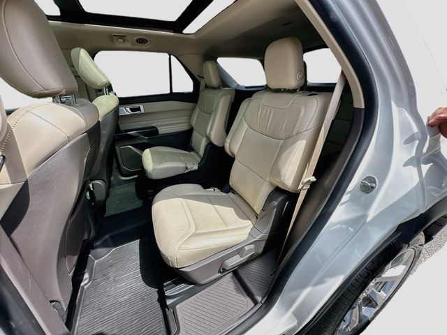 Used 2020 Ford Explorer Platinum w/ Premium Technology Package AWD/4WD image 27